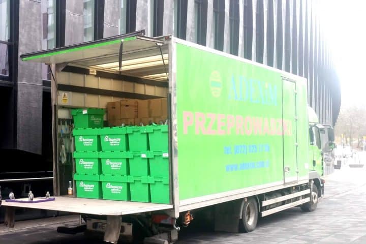 Bezpieczne przeprowadzki Adexim Warszawa - firma przeprowadzkowa. Ubezpieczenie i bezpieczne pojemniki.