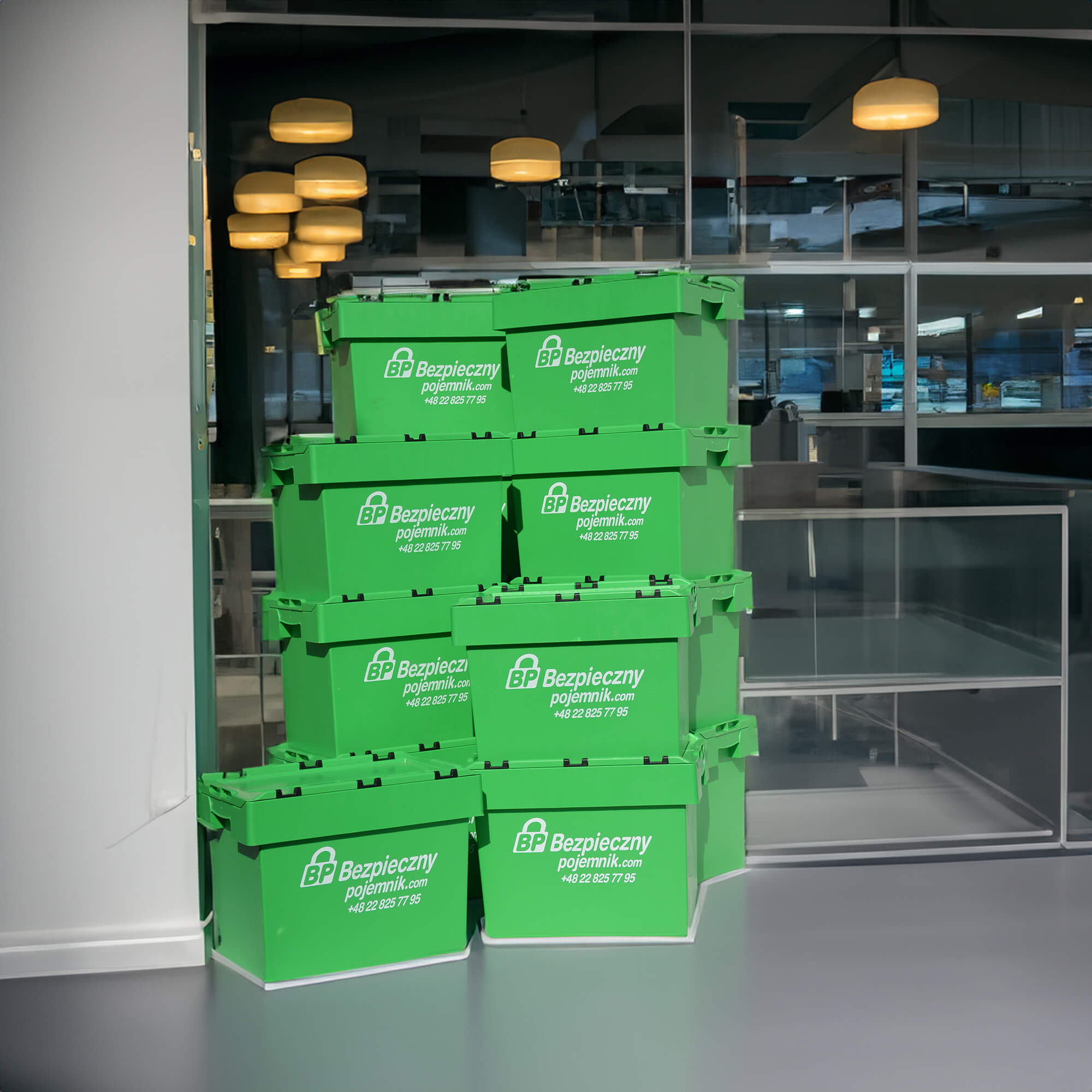 Bezpieczne przeprowadzki Adexim Warszawa - firma przeprowadzkowa. Ubezpieczenie i bezpieczne pojemniki.